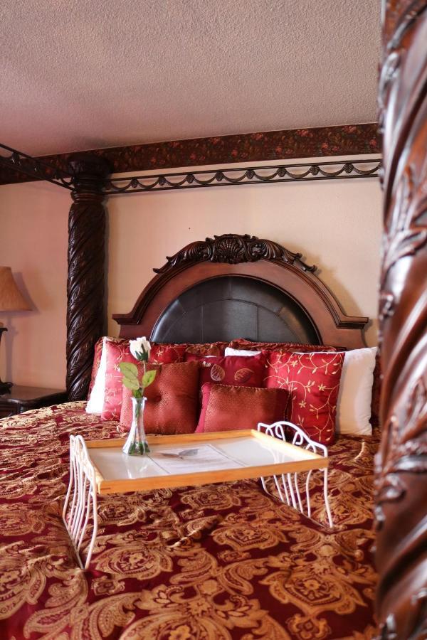 Dakota Inn Huron Bagian luar foto